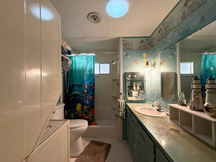 562 Bayshore Dr a Ellenton, FL Mobile or Manufactured Home for Sale